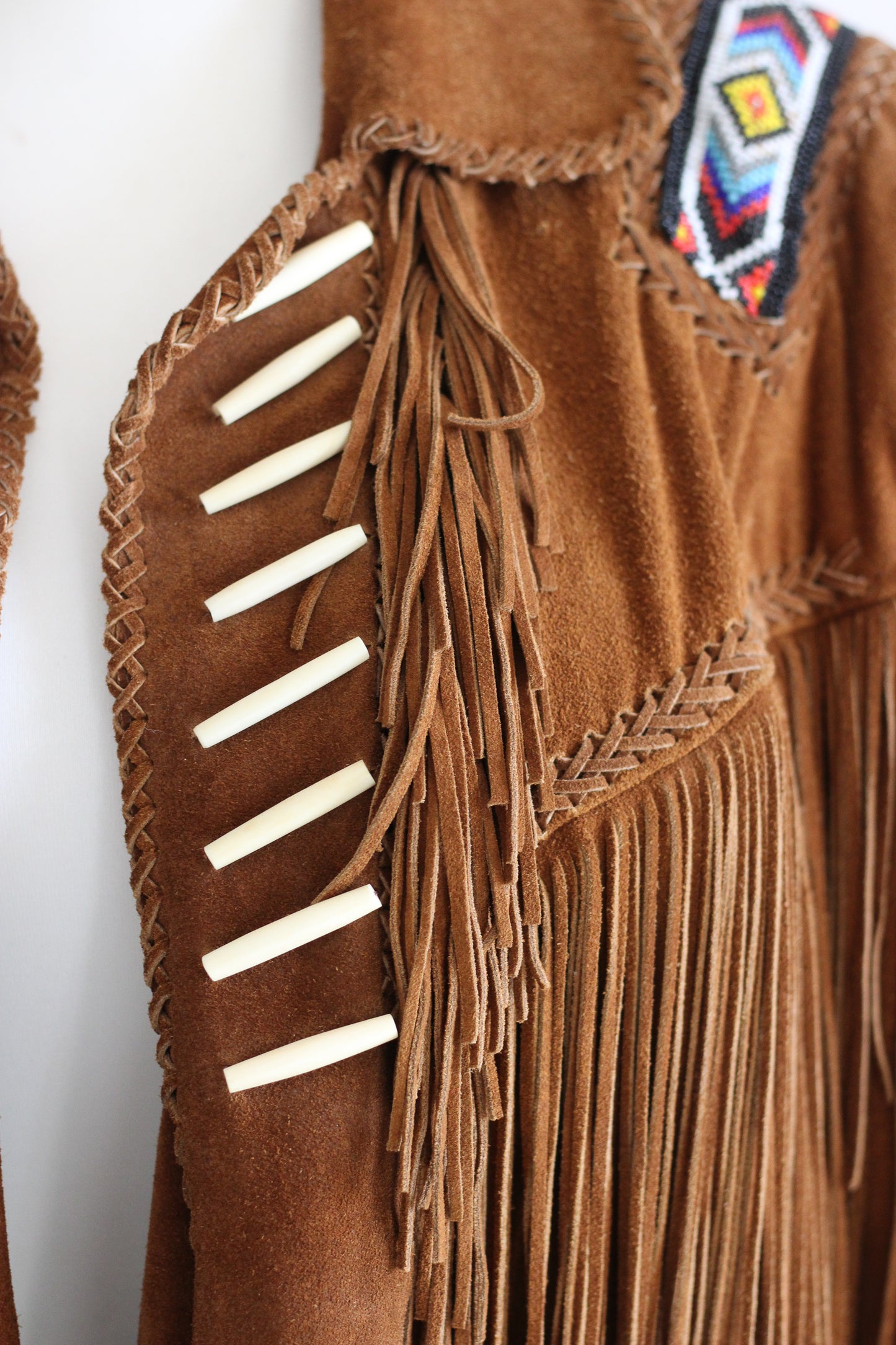 Tatanka Vestee à franges en cuir sude