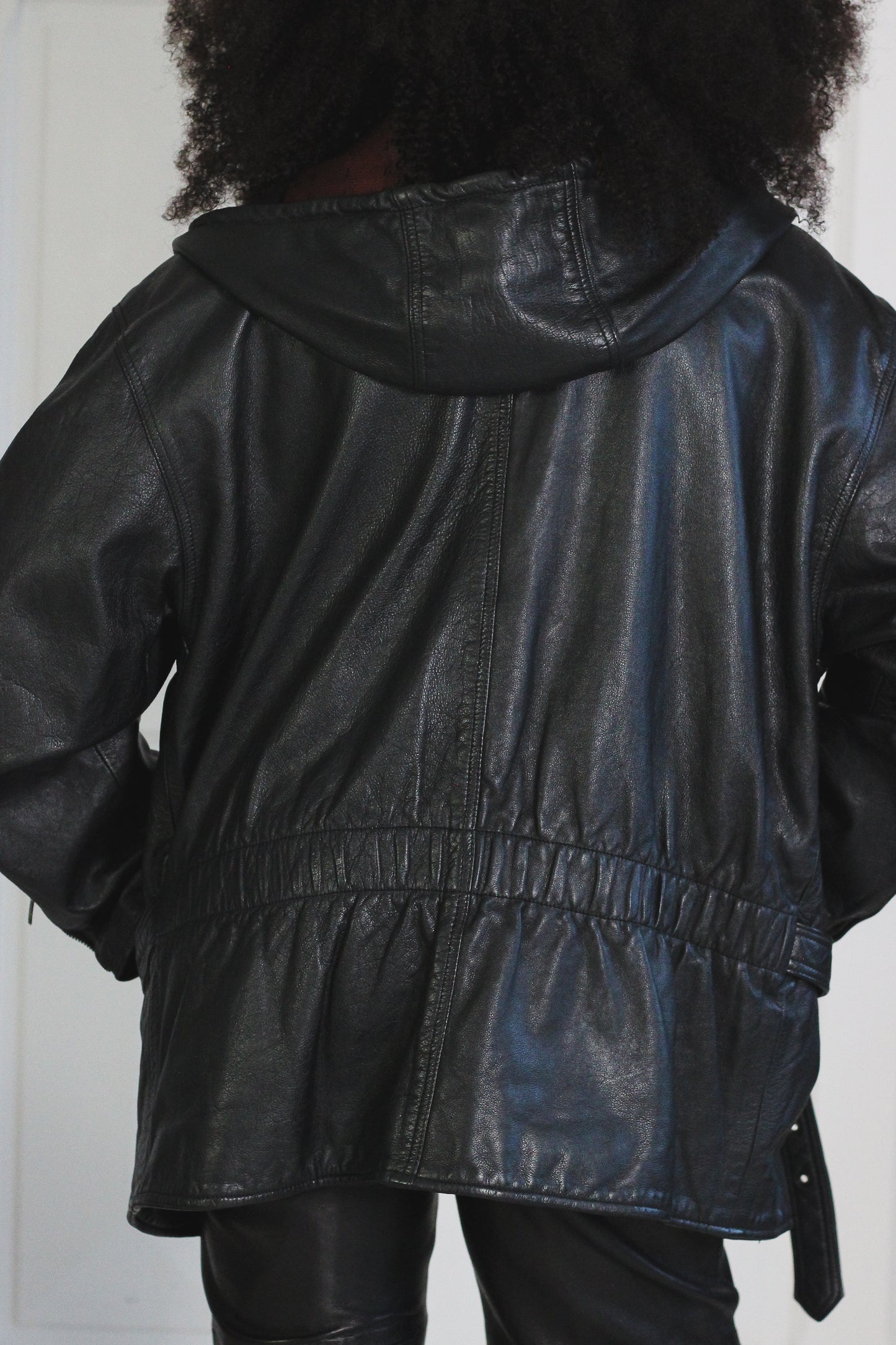 Blouson cuir avec capuche