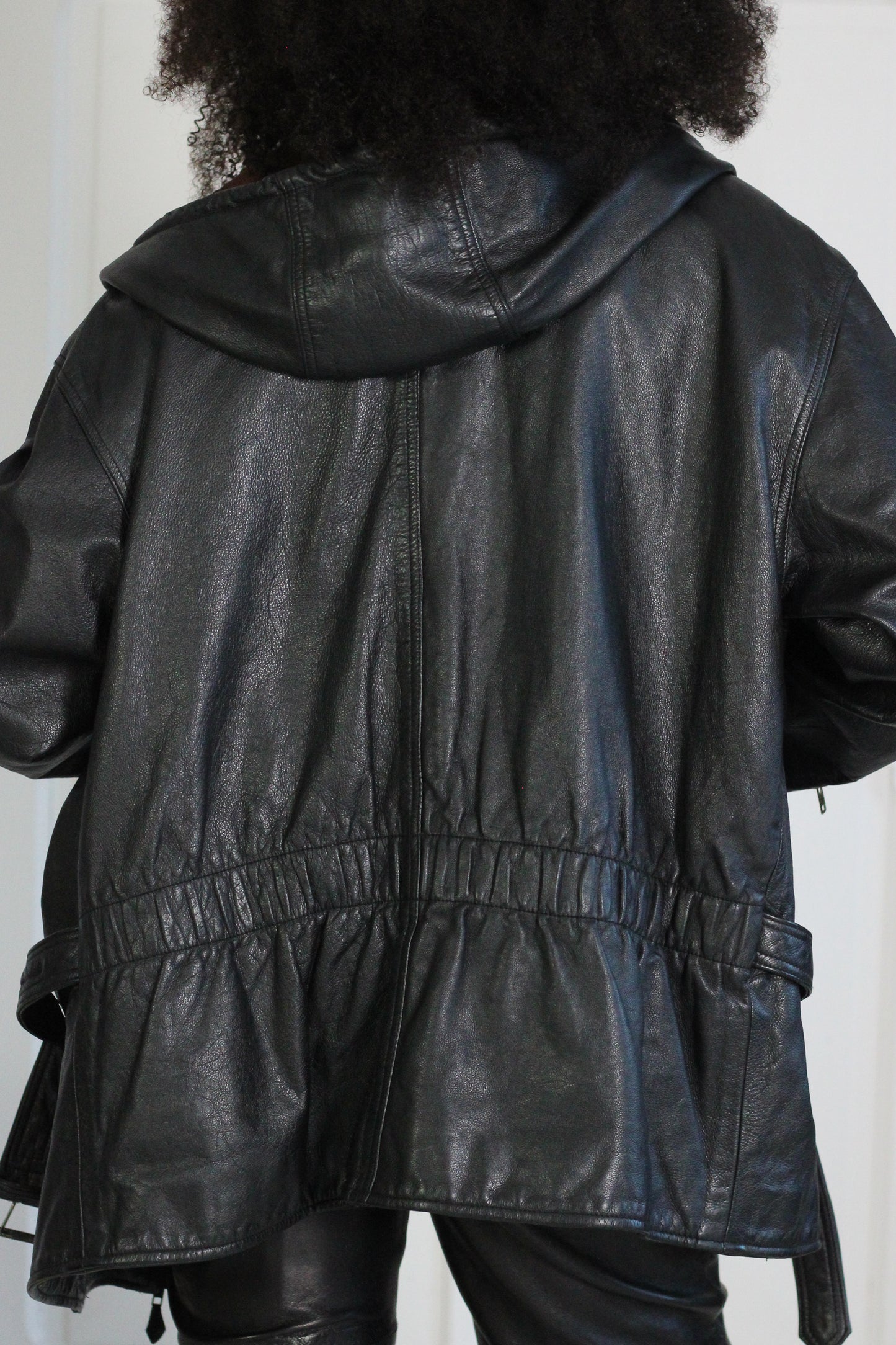 Blouson cuir avec capuche