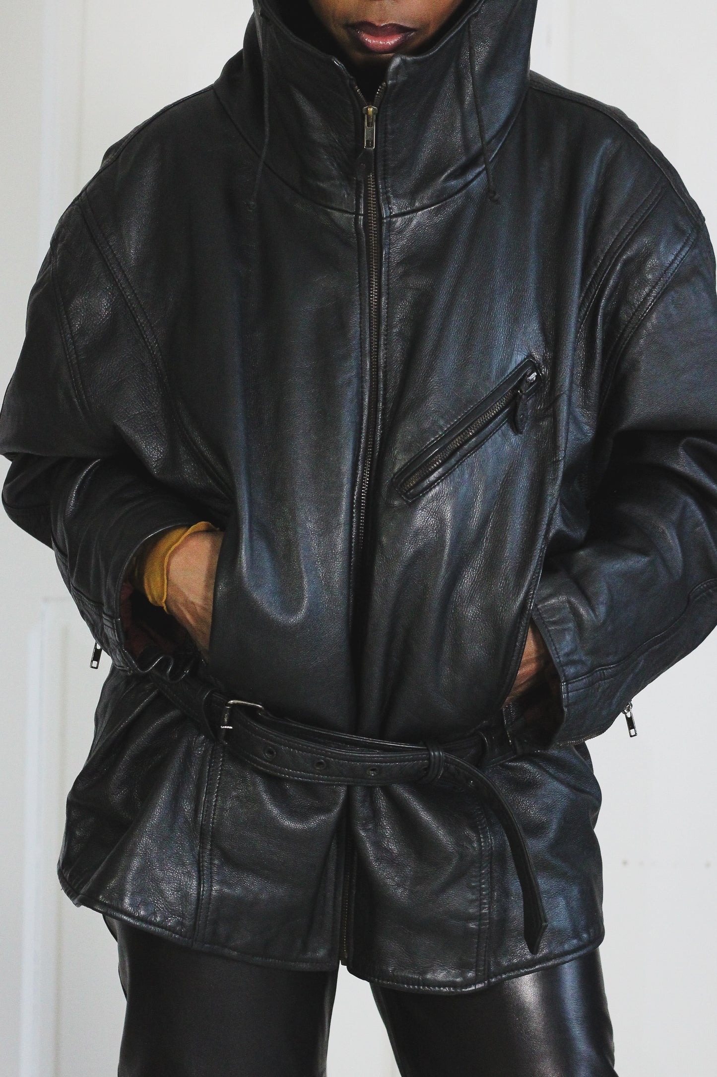 Blouson cuir avec capuche