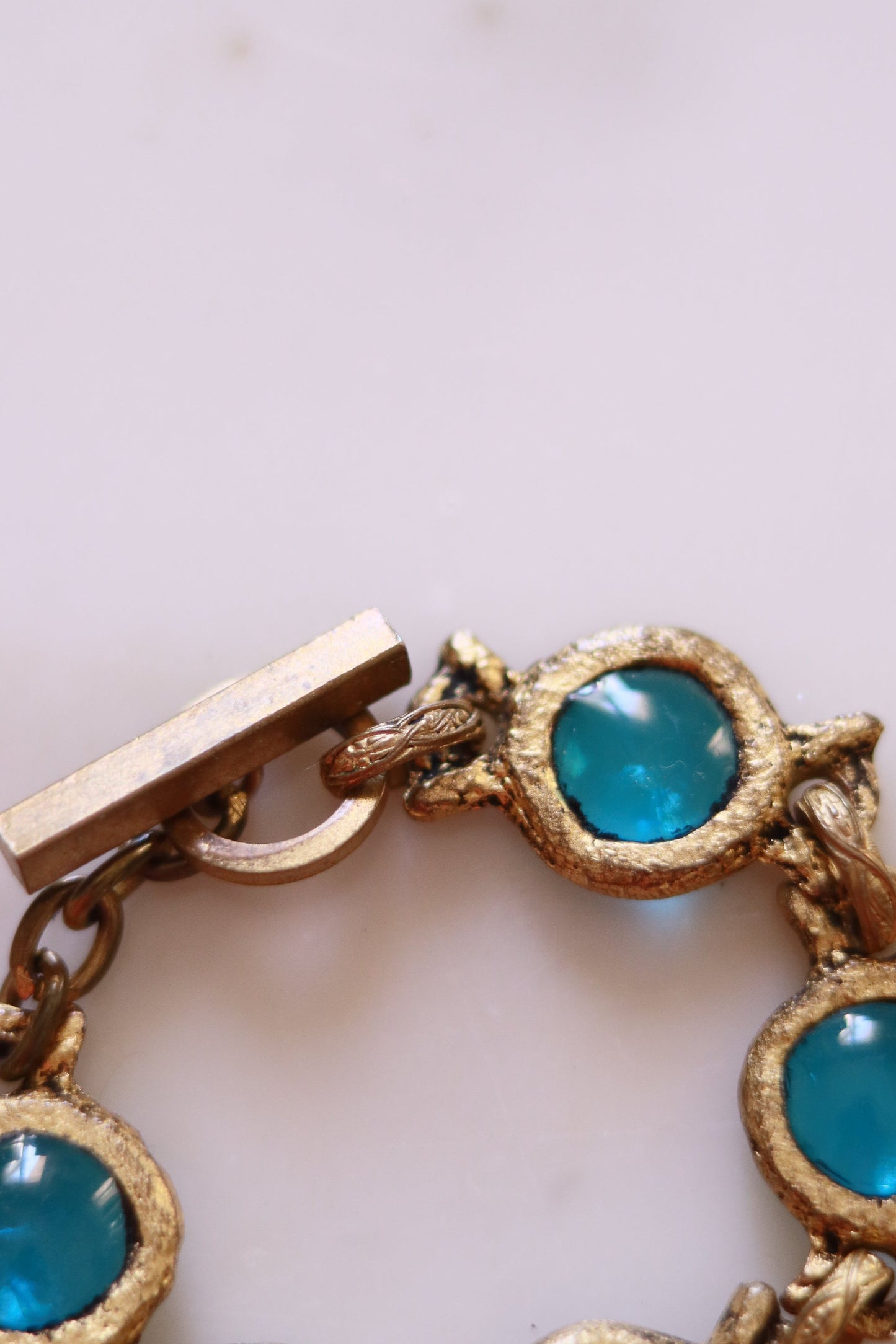 Bracelet vintage doré à cabochon