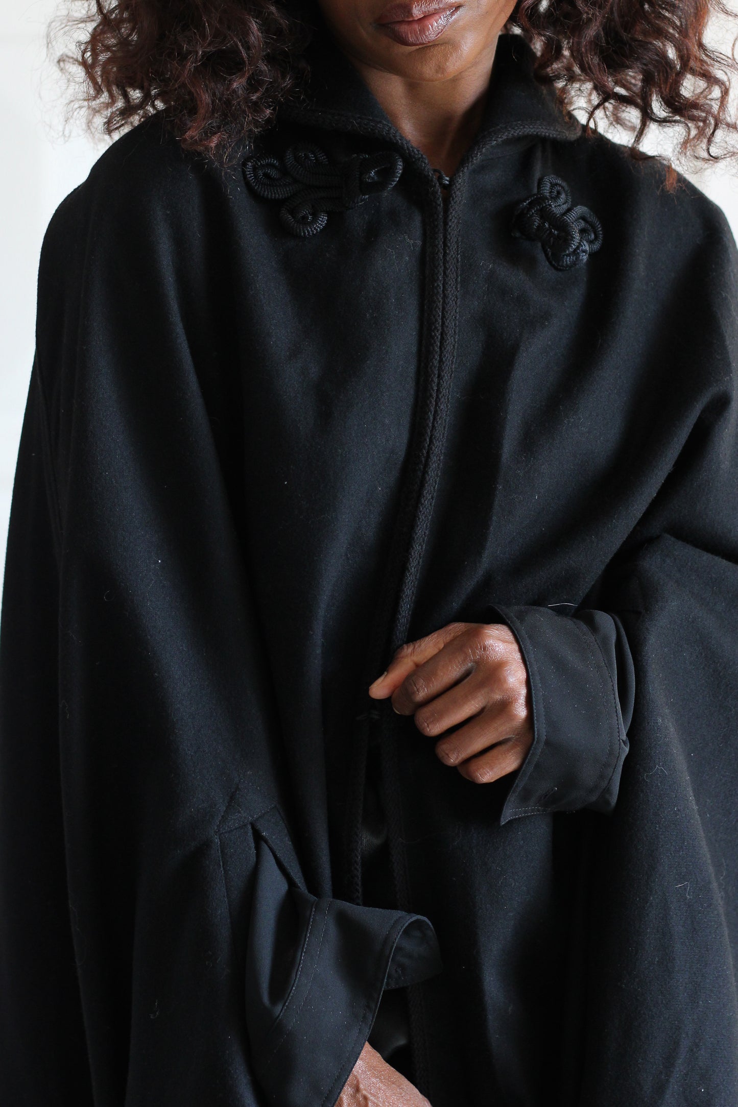 Caroline Rohmer cape en laine