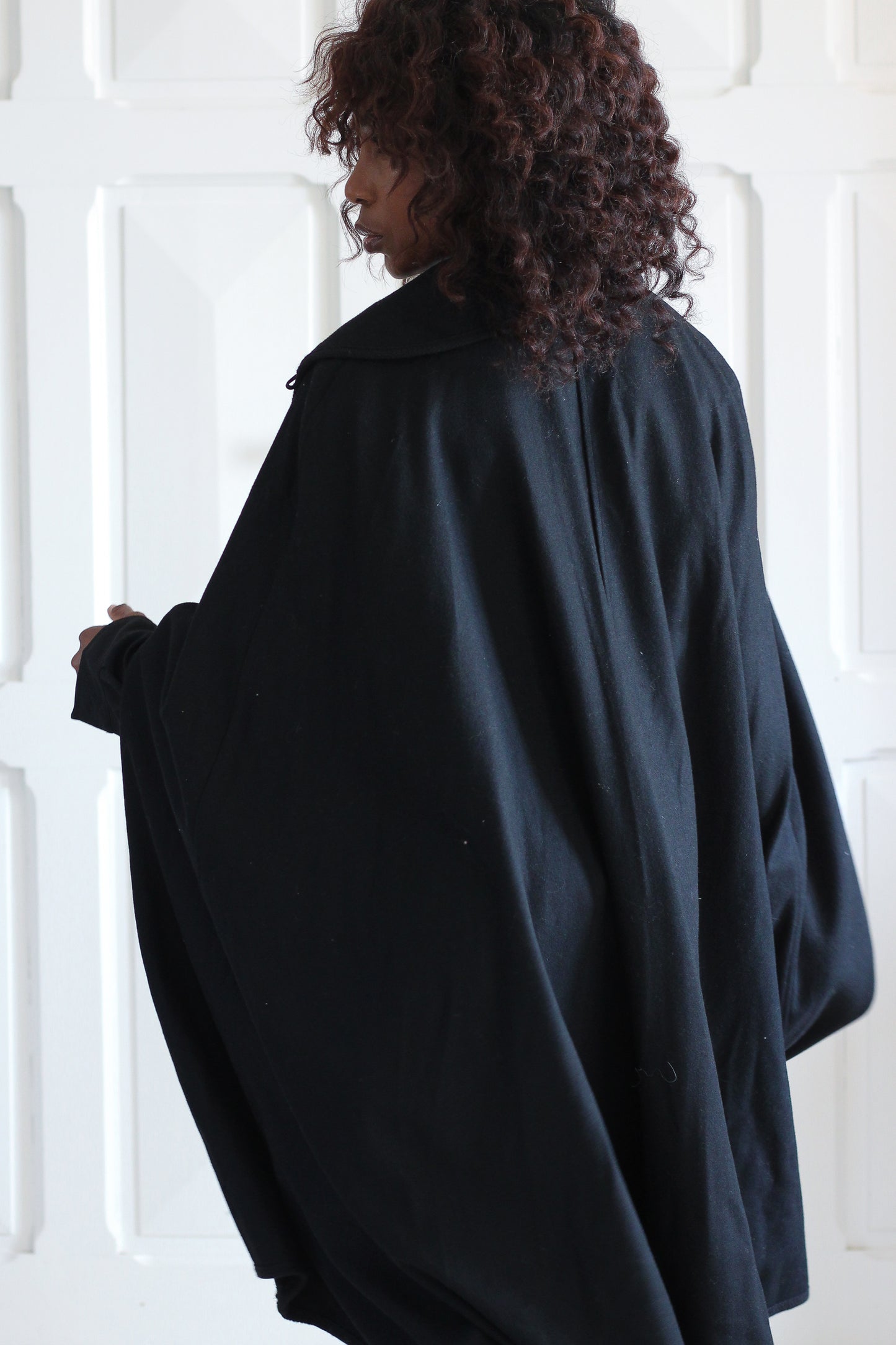 Caroline Rohmer cape en laine
