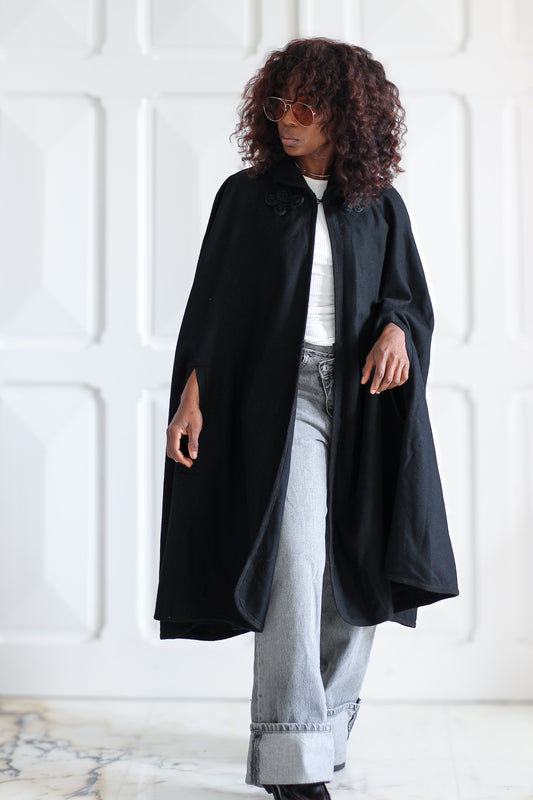 Caroline Rohmer cape en laine