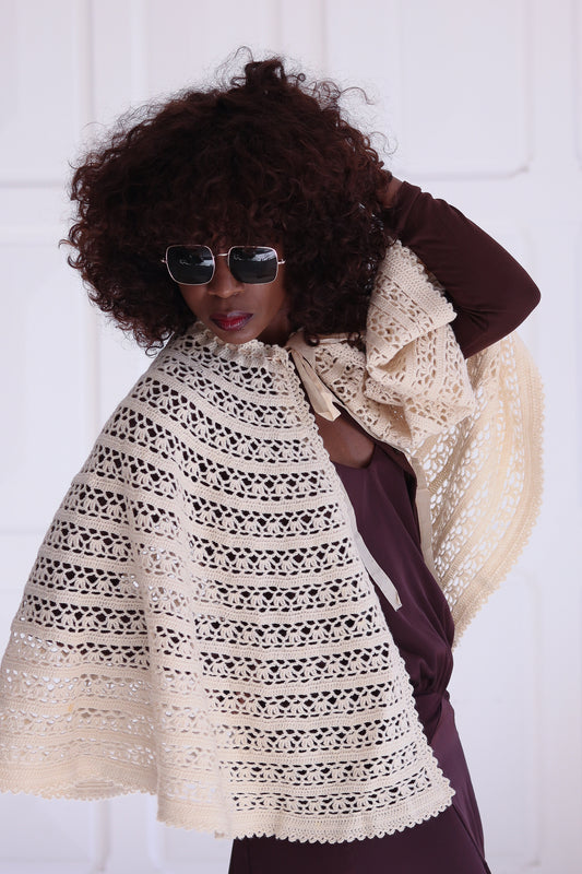 Capeline en tricot ajouré