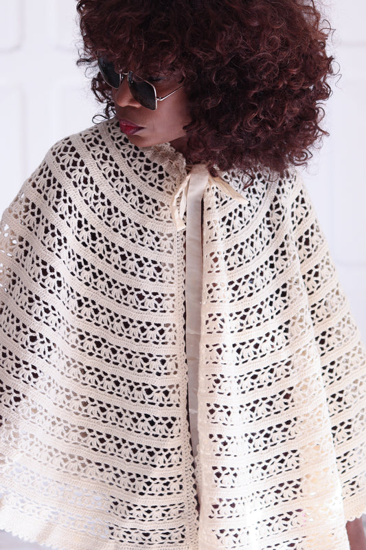 Capeline en tricot ajouré