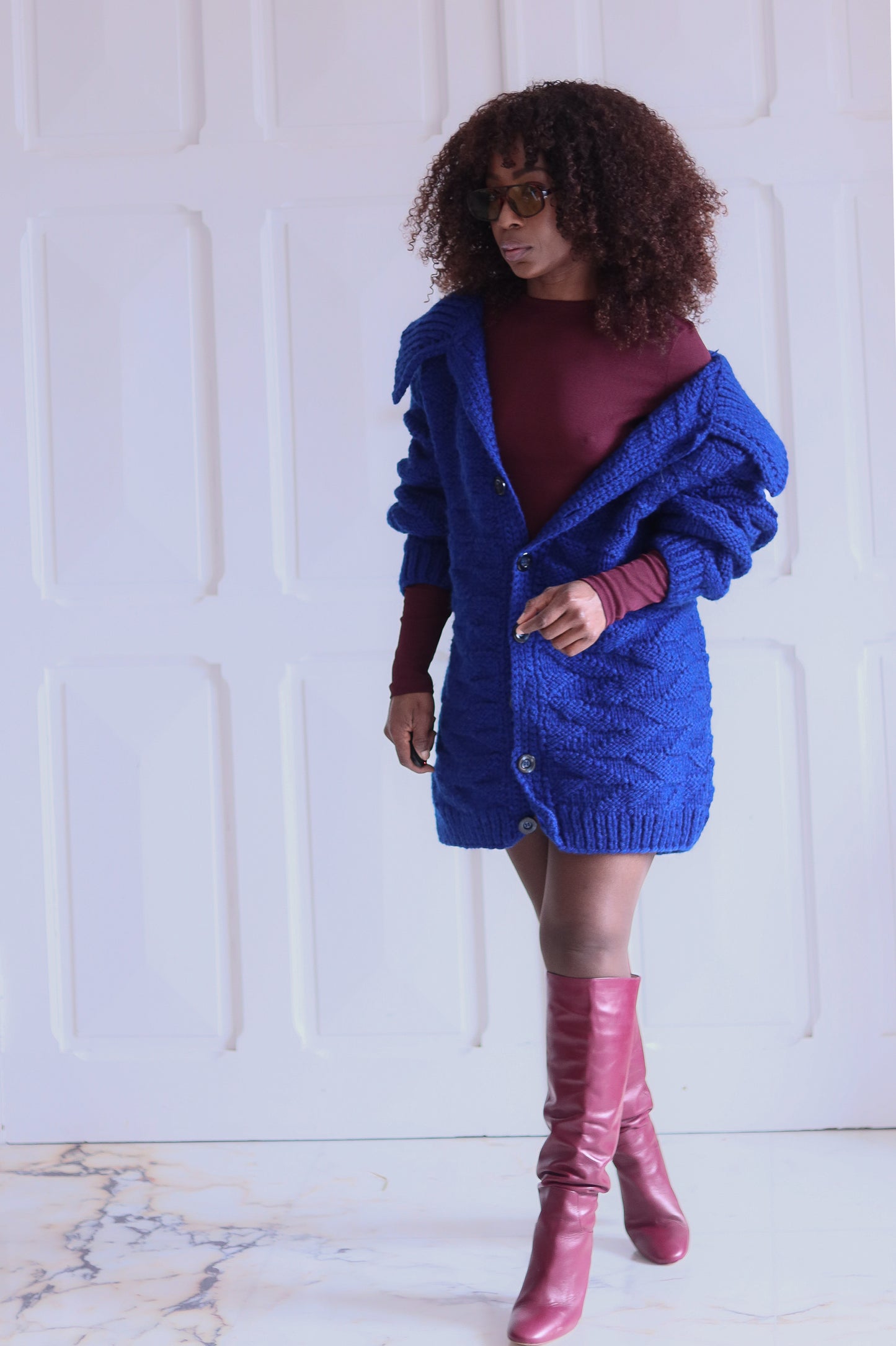 Fait main cardigan long en laine tricotée  bleu cobalt