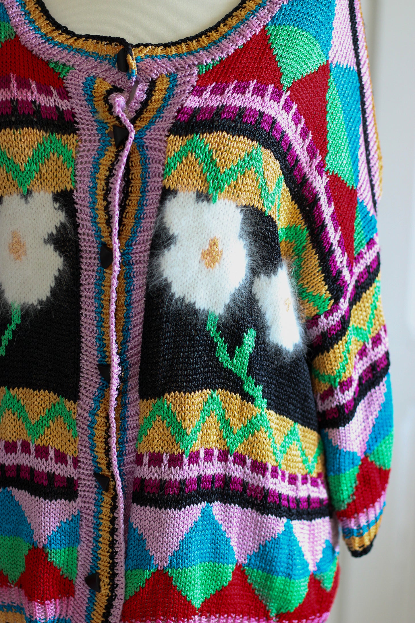 Tricot multicolore fait main