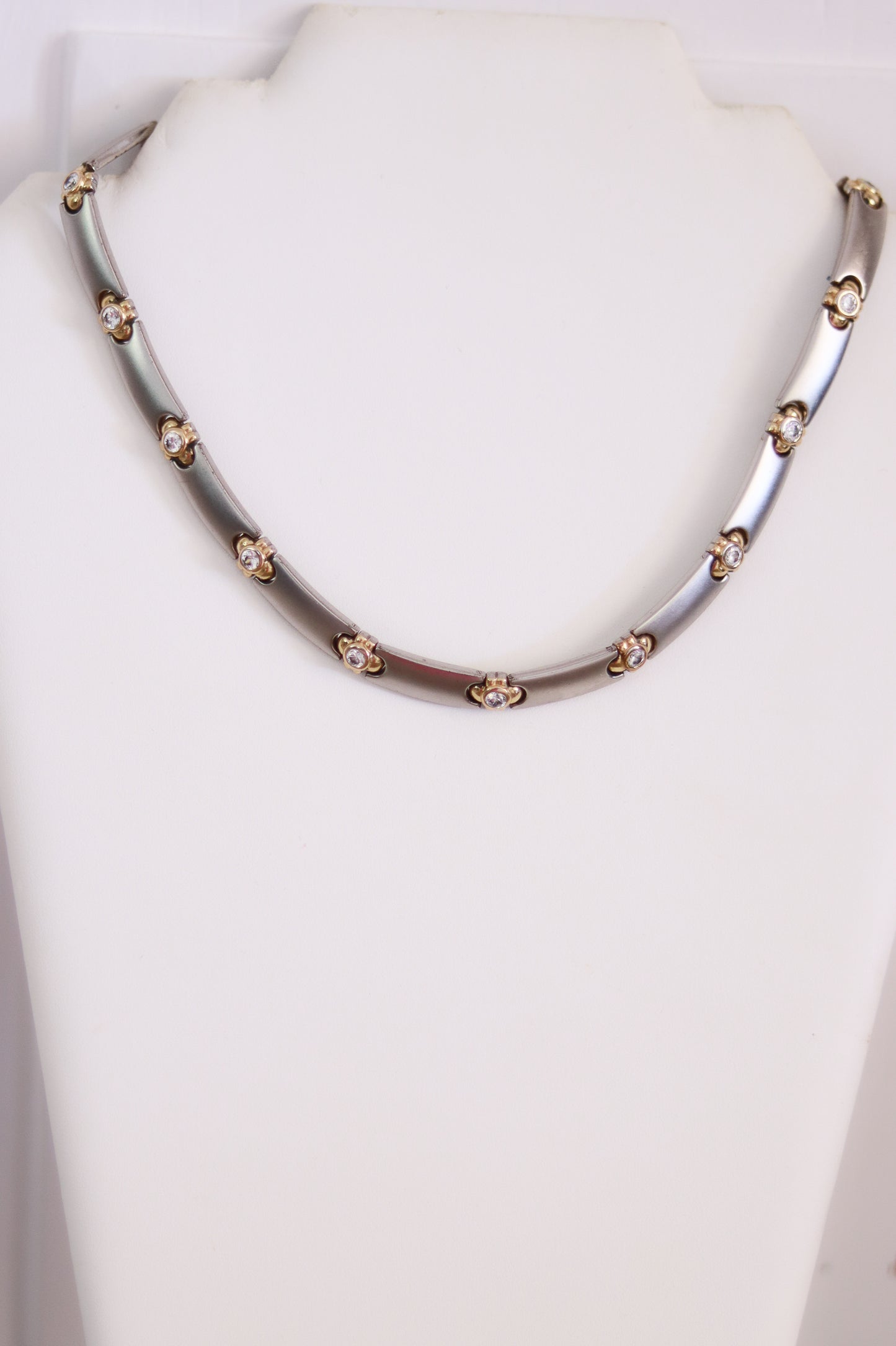 Collier en vintage en acier