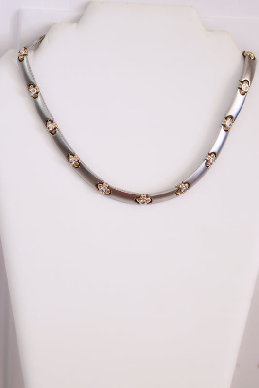 Collier en vintage en acier