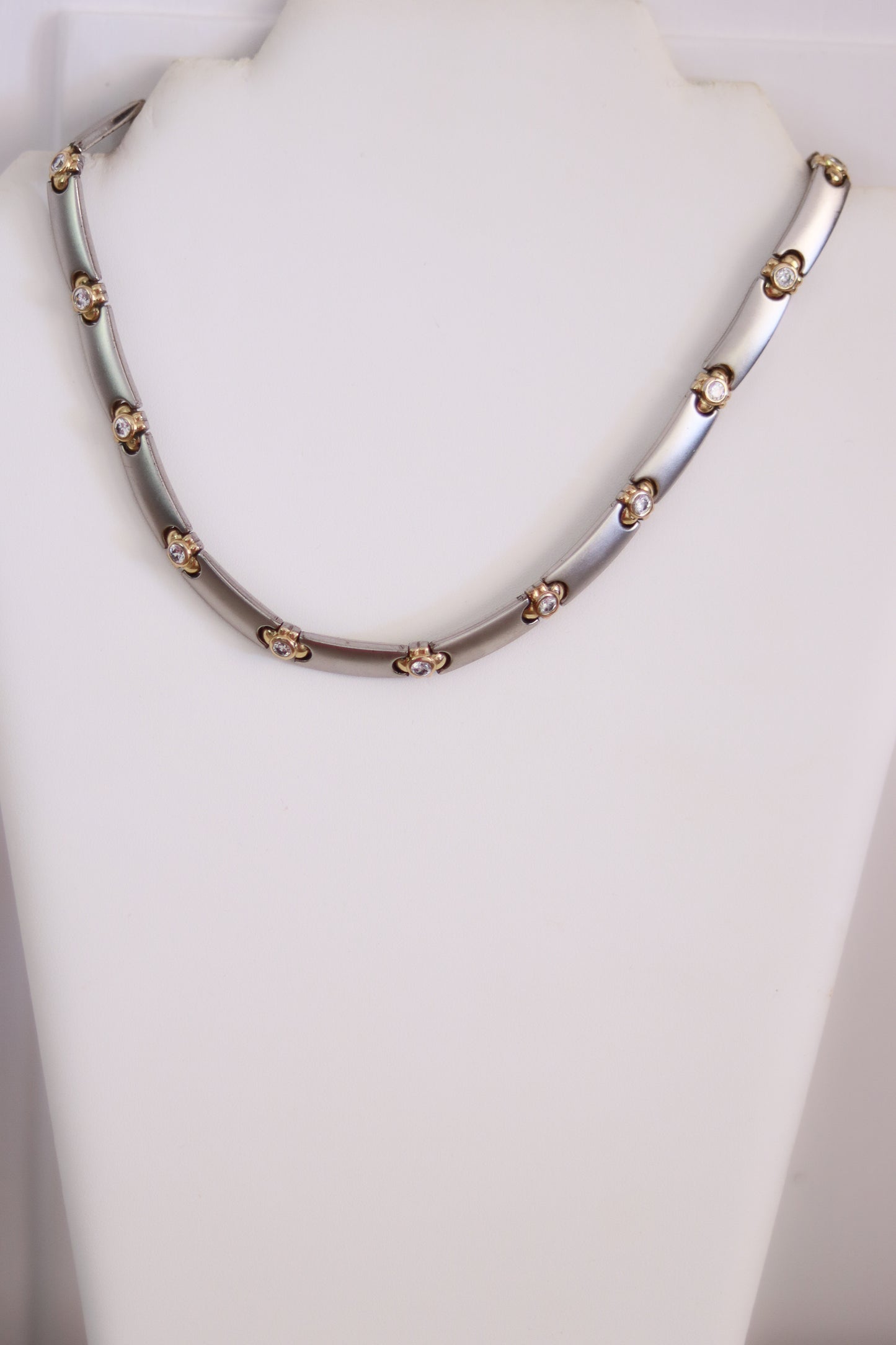 Collier en vintage en acier