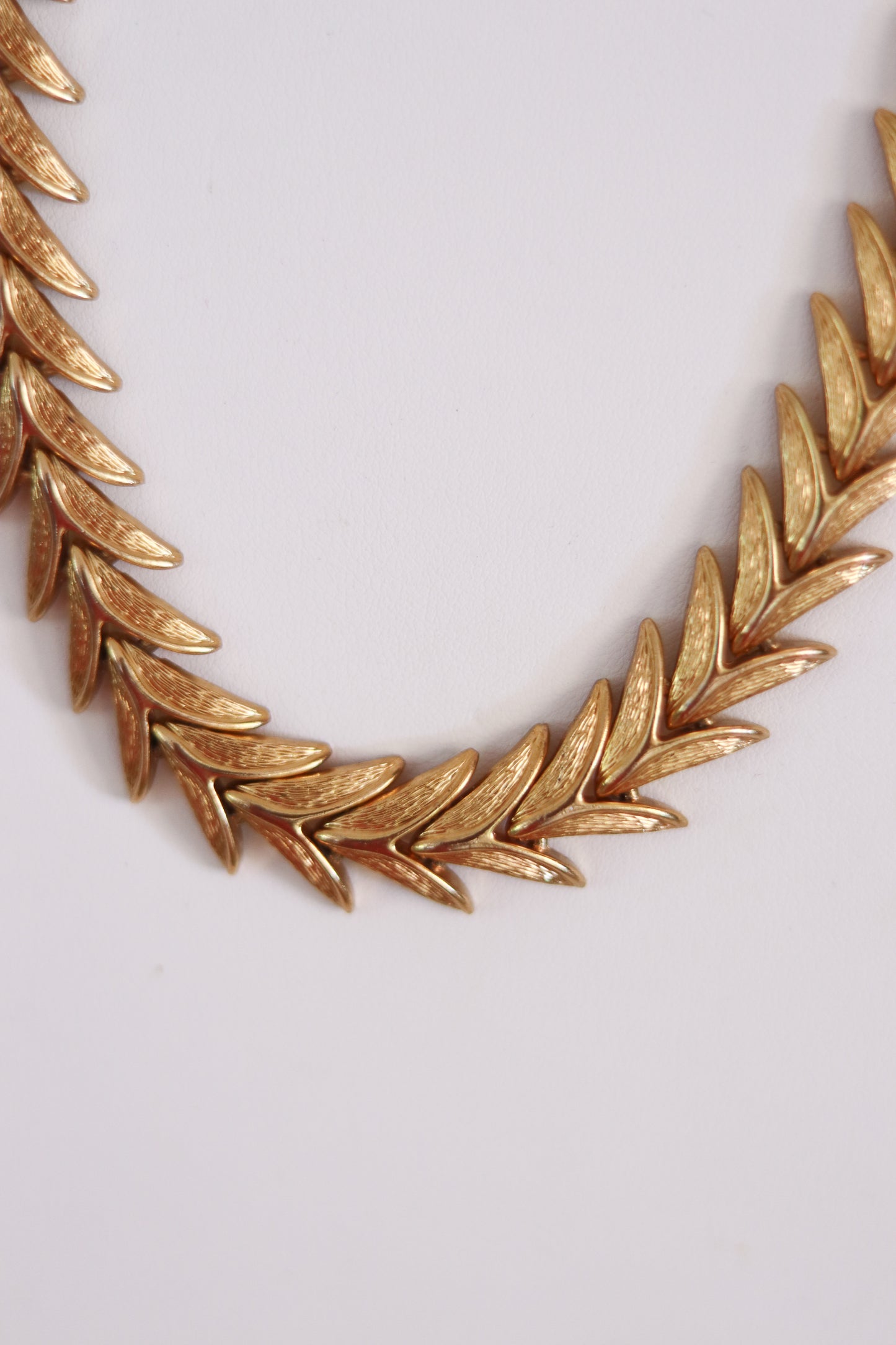 Collier vintage feuillage doré