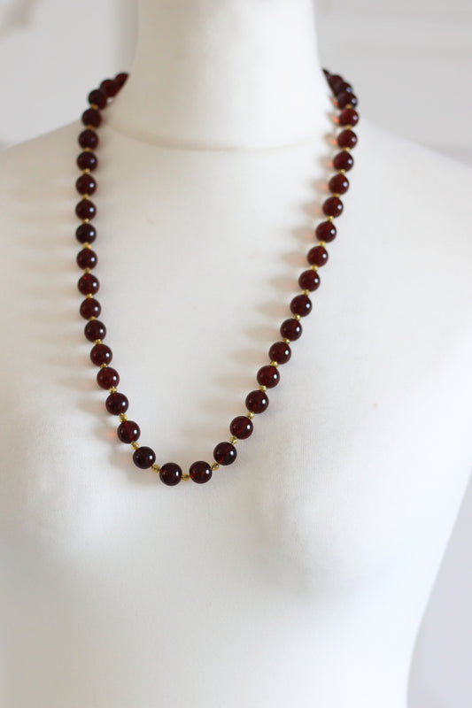 Collier brun grenat à perles rondes