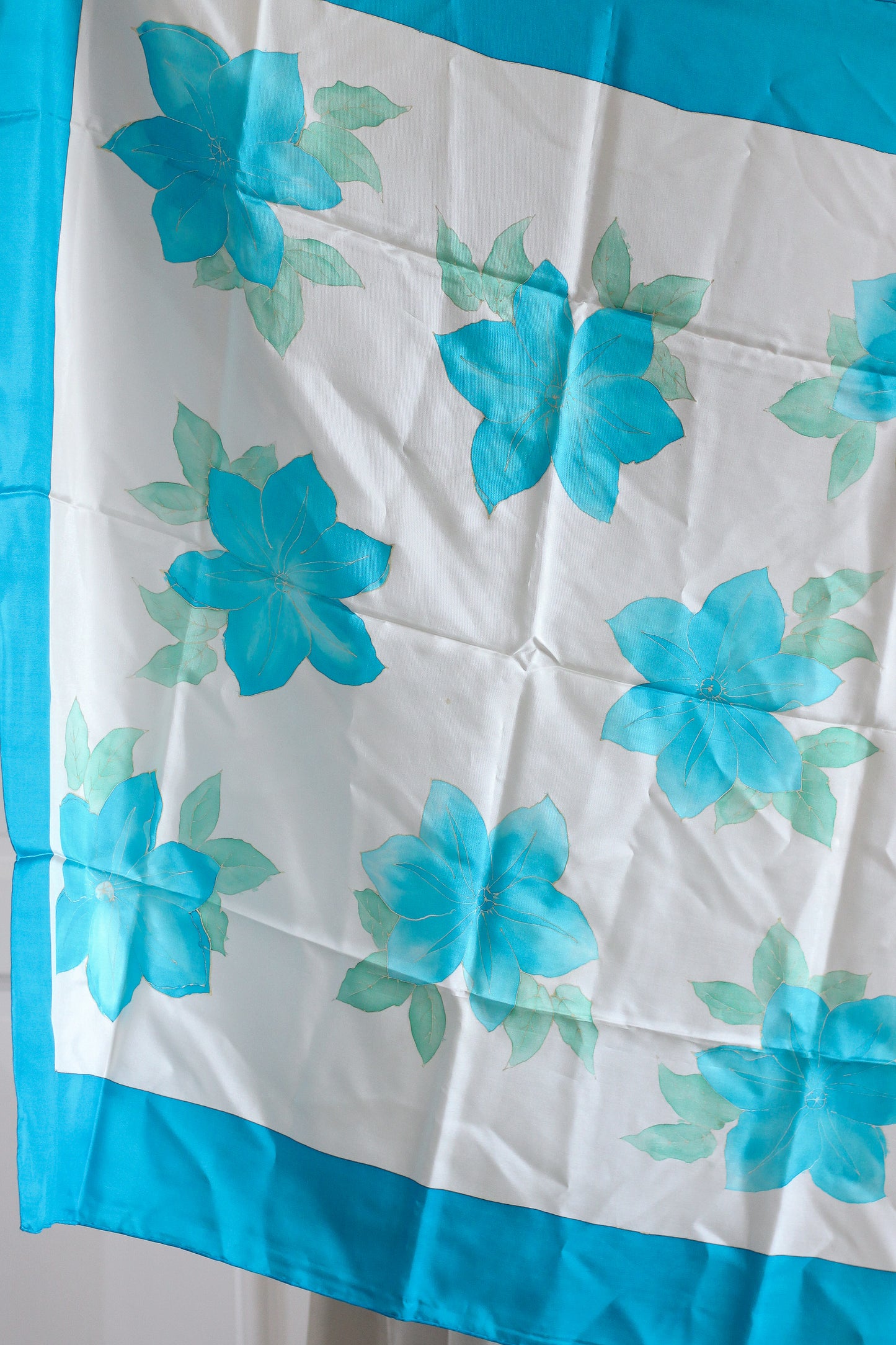 Foulard carré de soie fait main