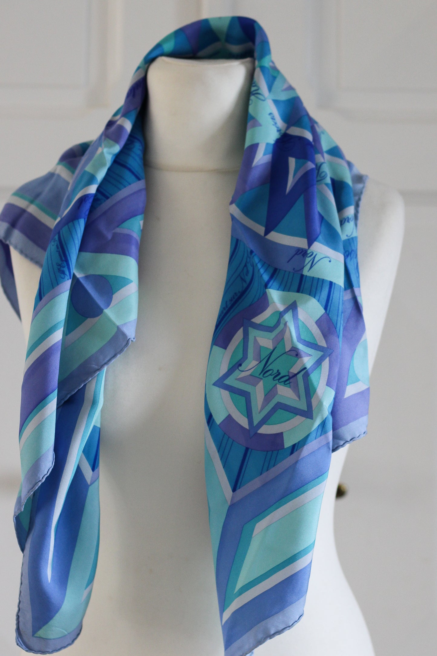 Foulard carré de soie marine
