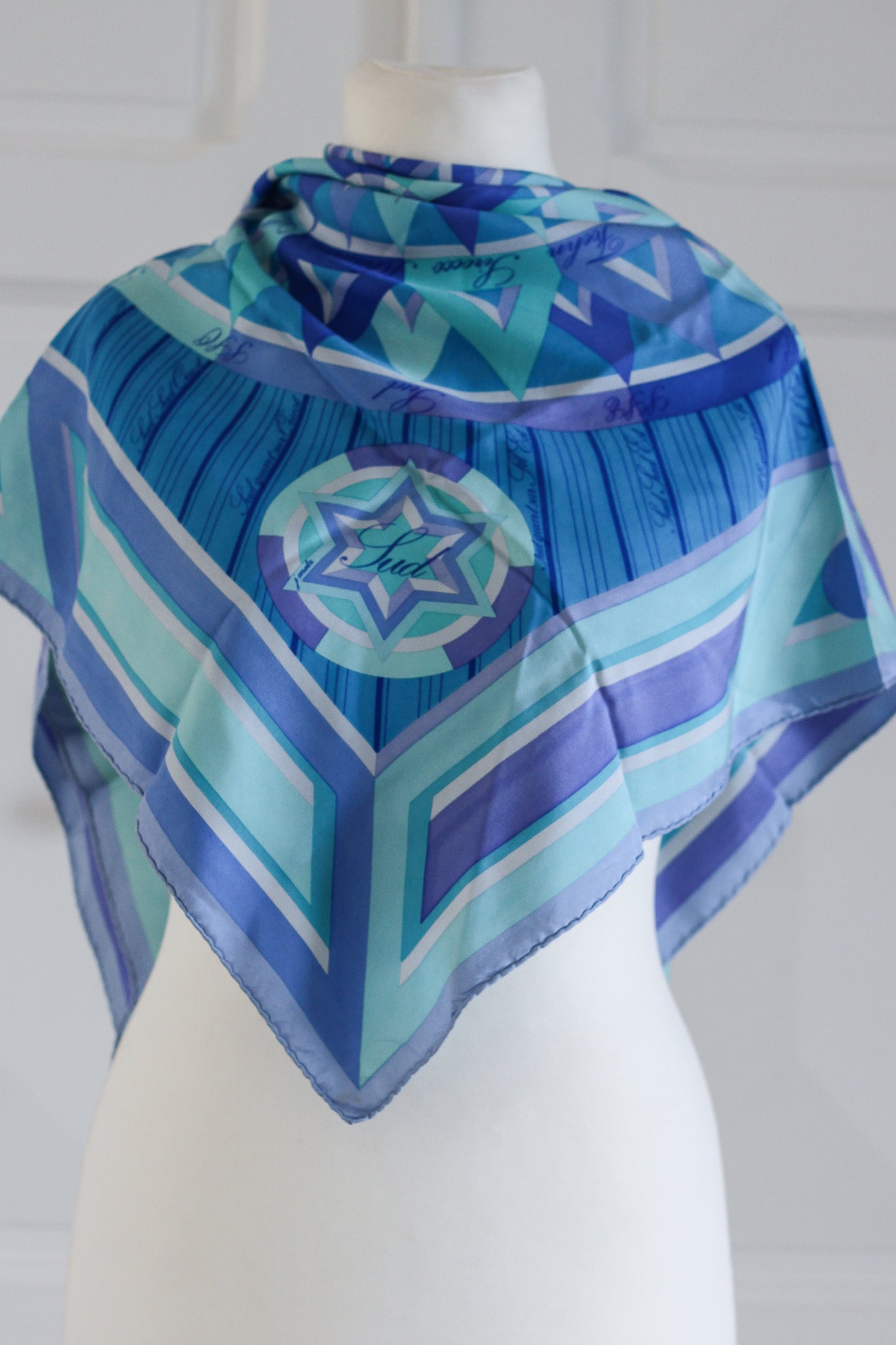 Foulard carré de soie marine