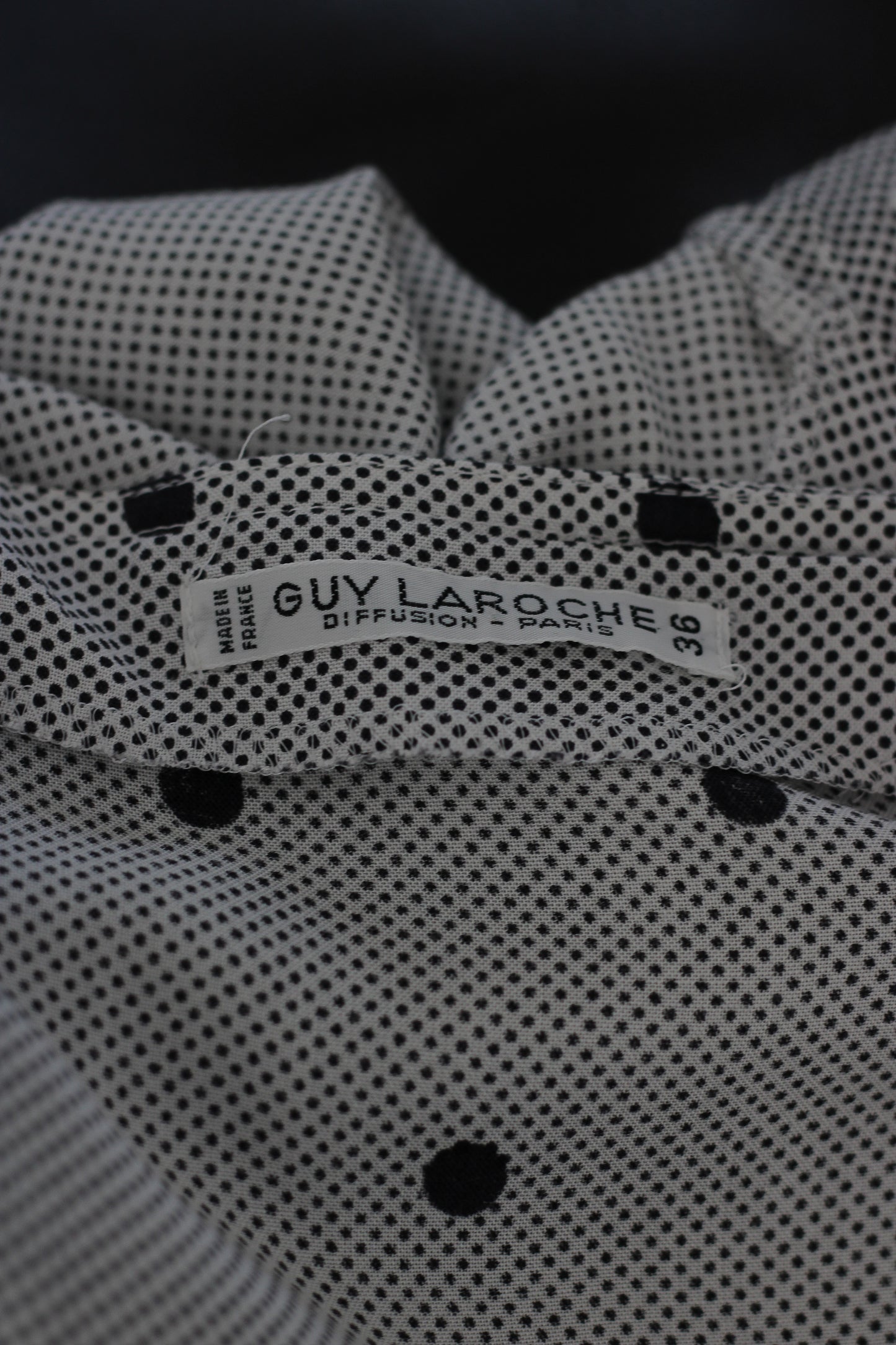 Guy Laroche haut à motifs pois