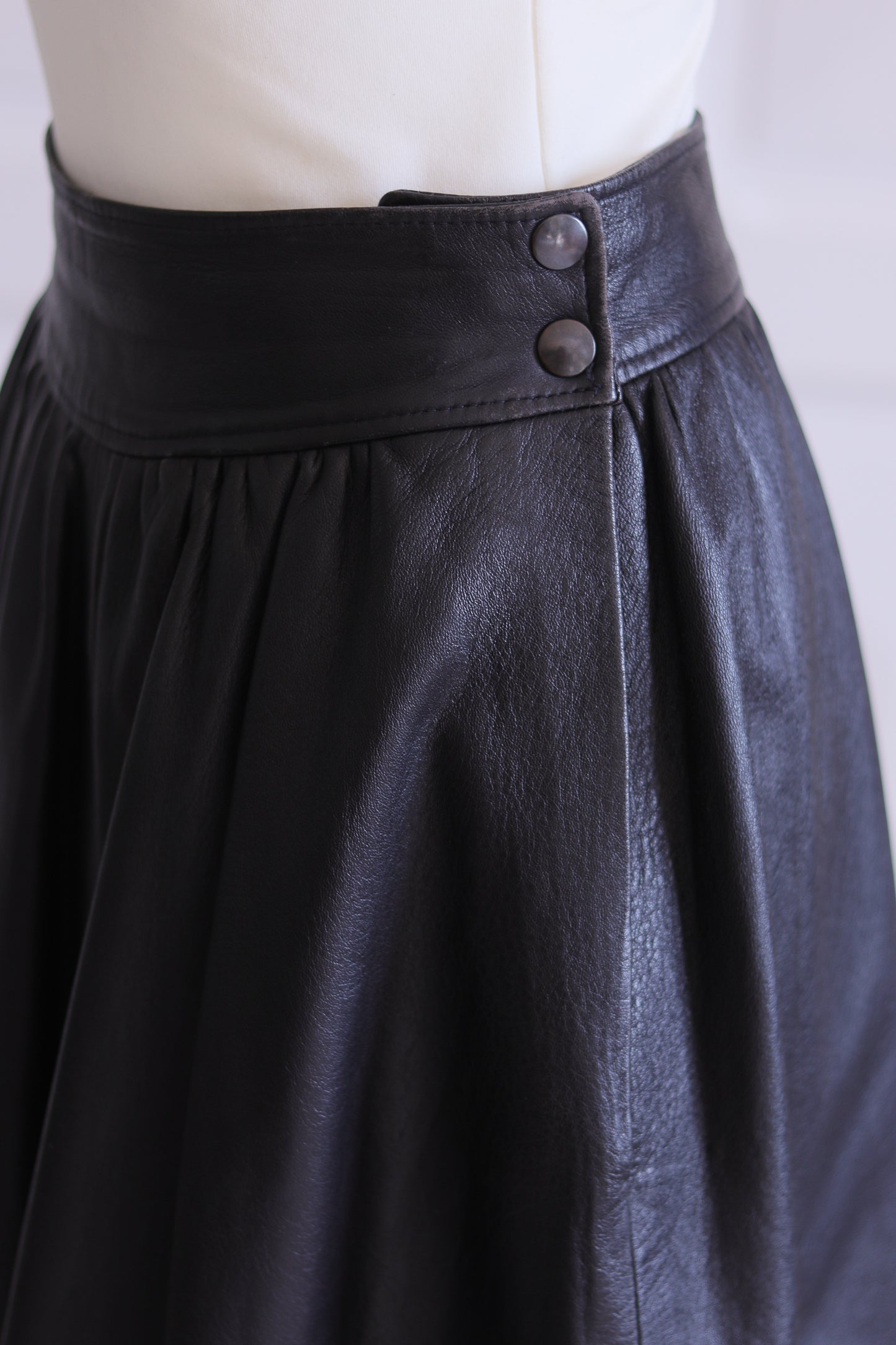 Saint Georges jupe cuir