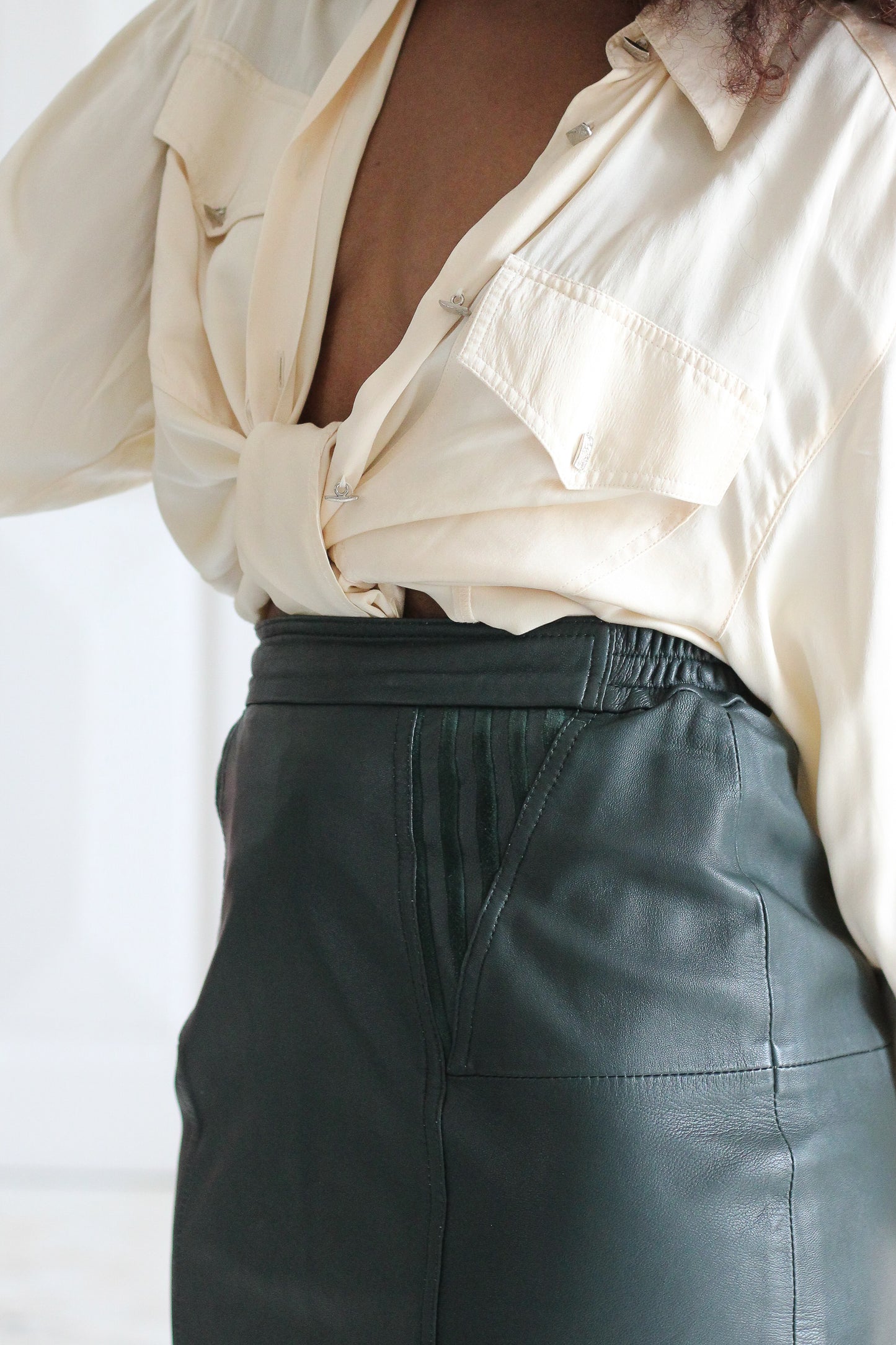 Jupe crayon en cuir vert
