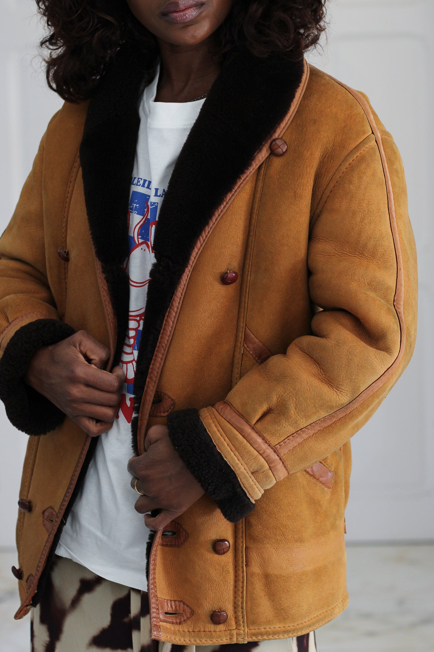 Manteau vintage esprit 70’s, aspect peau lainée