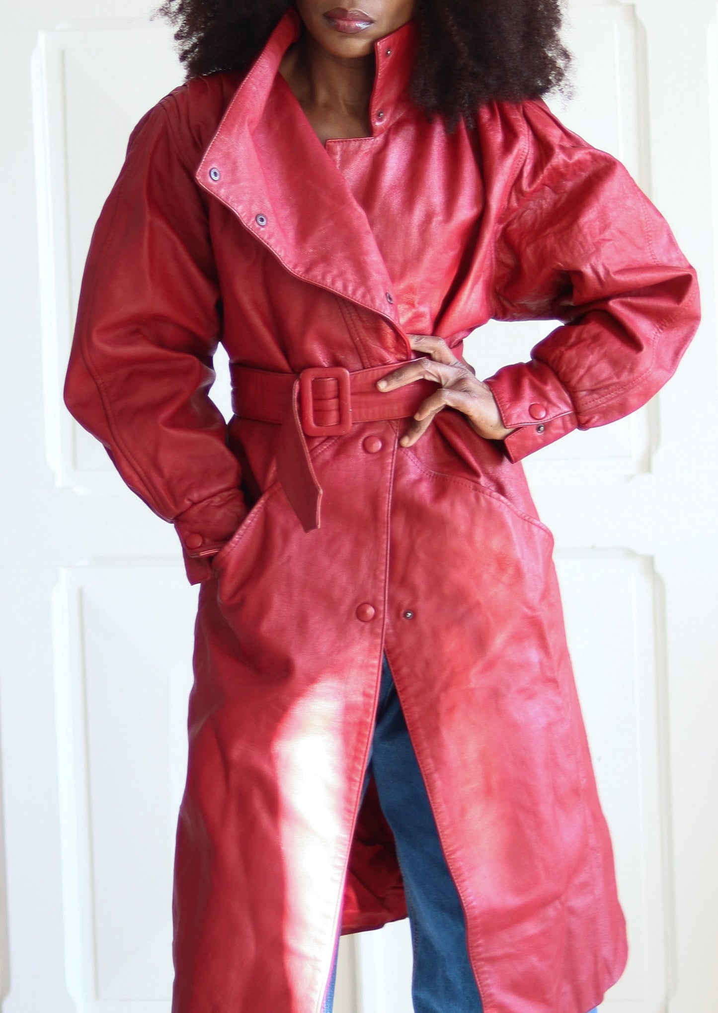 Manteau long cuir rouge à col montant