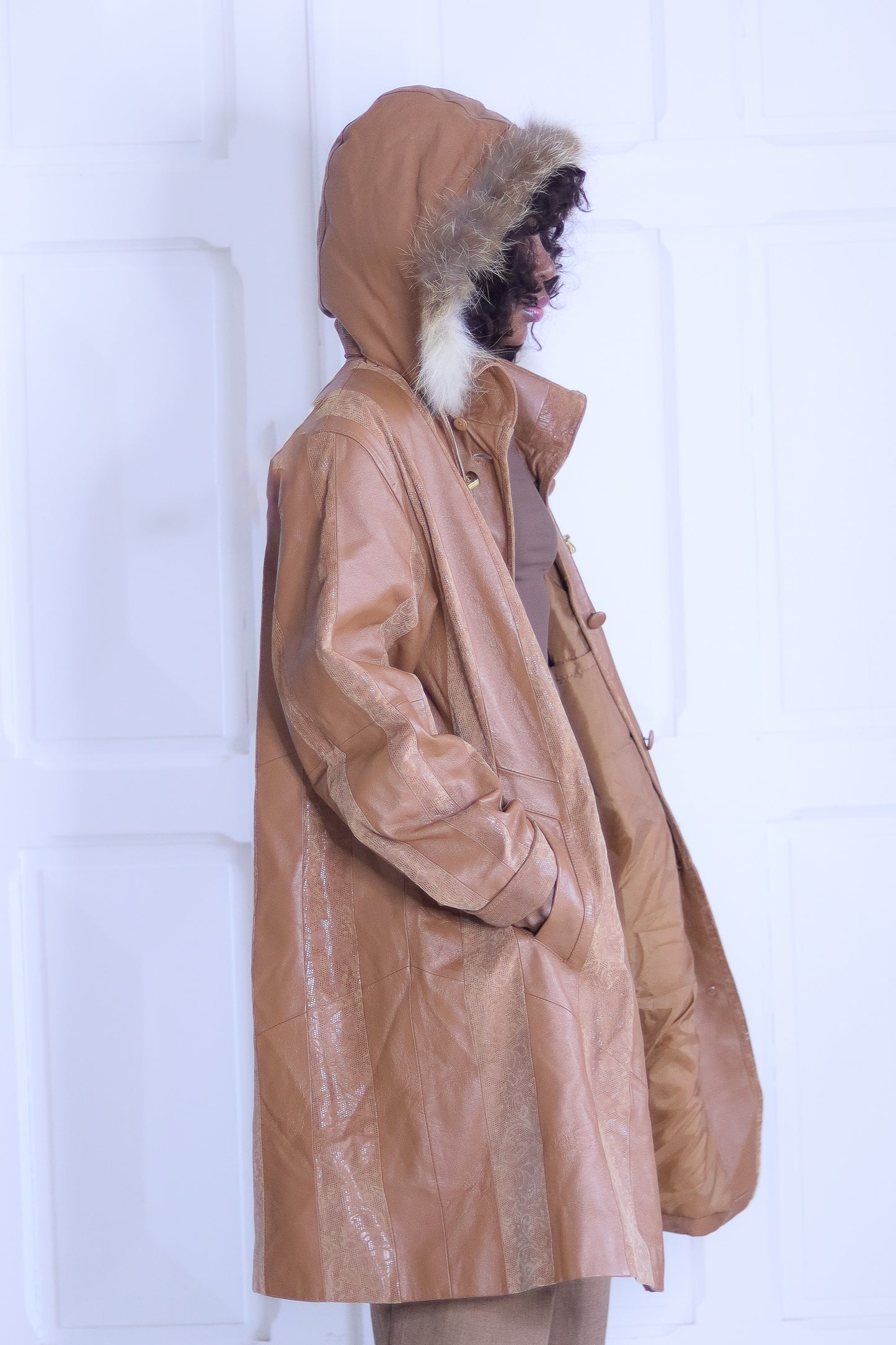Manteau à capuche en cuir