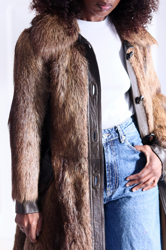 Manteau en fourrure et cuir