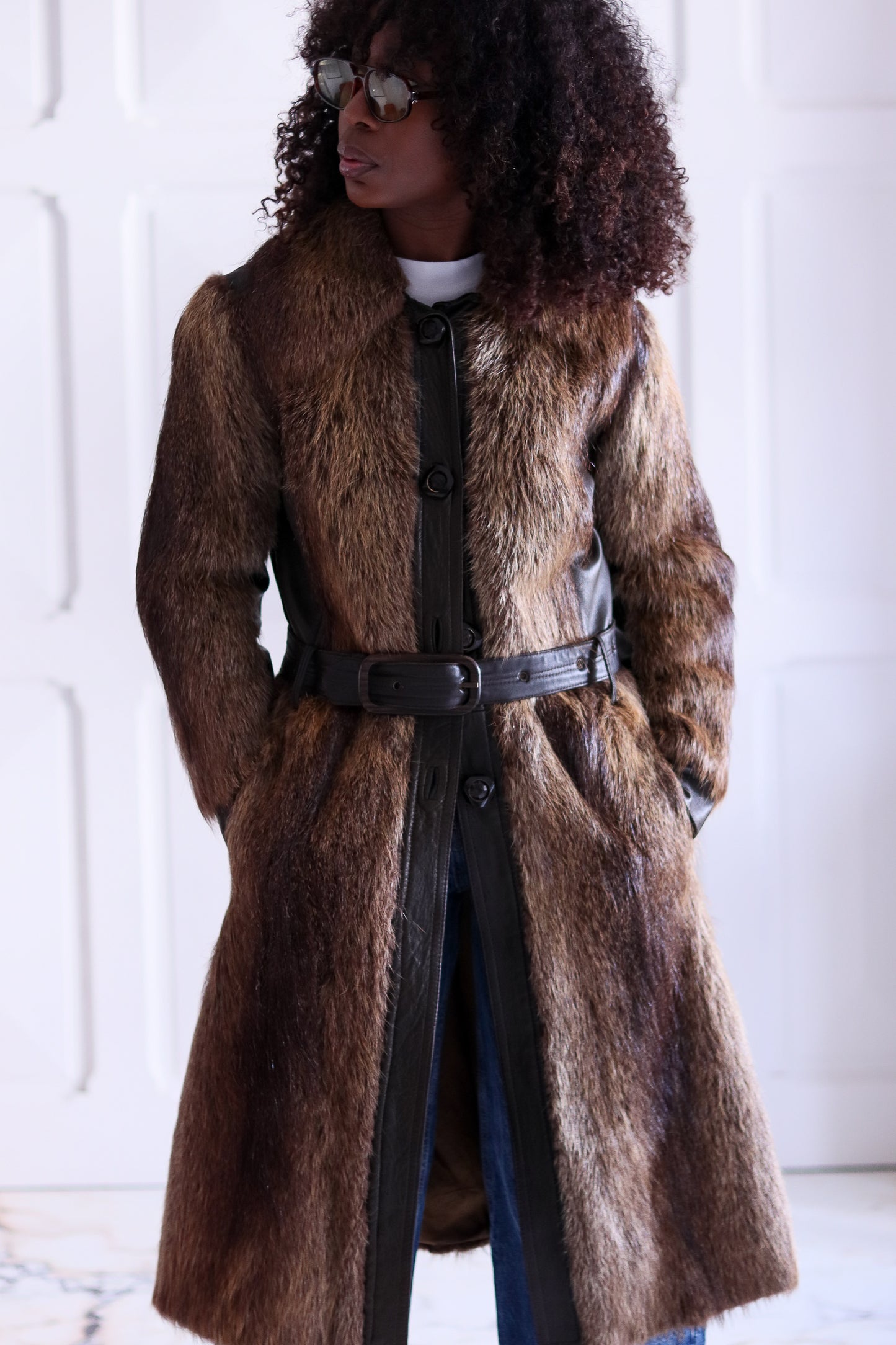 Manteau en fourrure et cuir