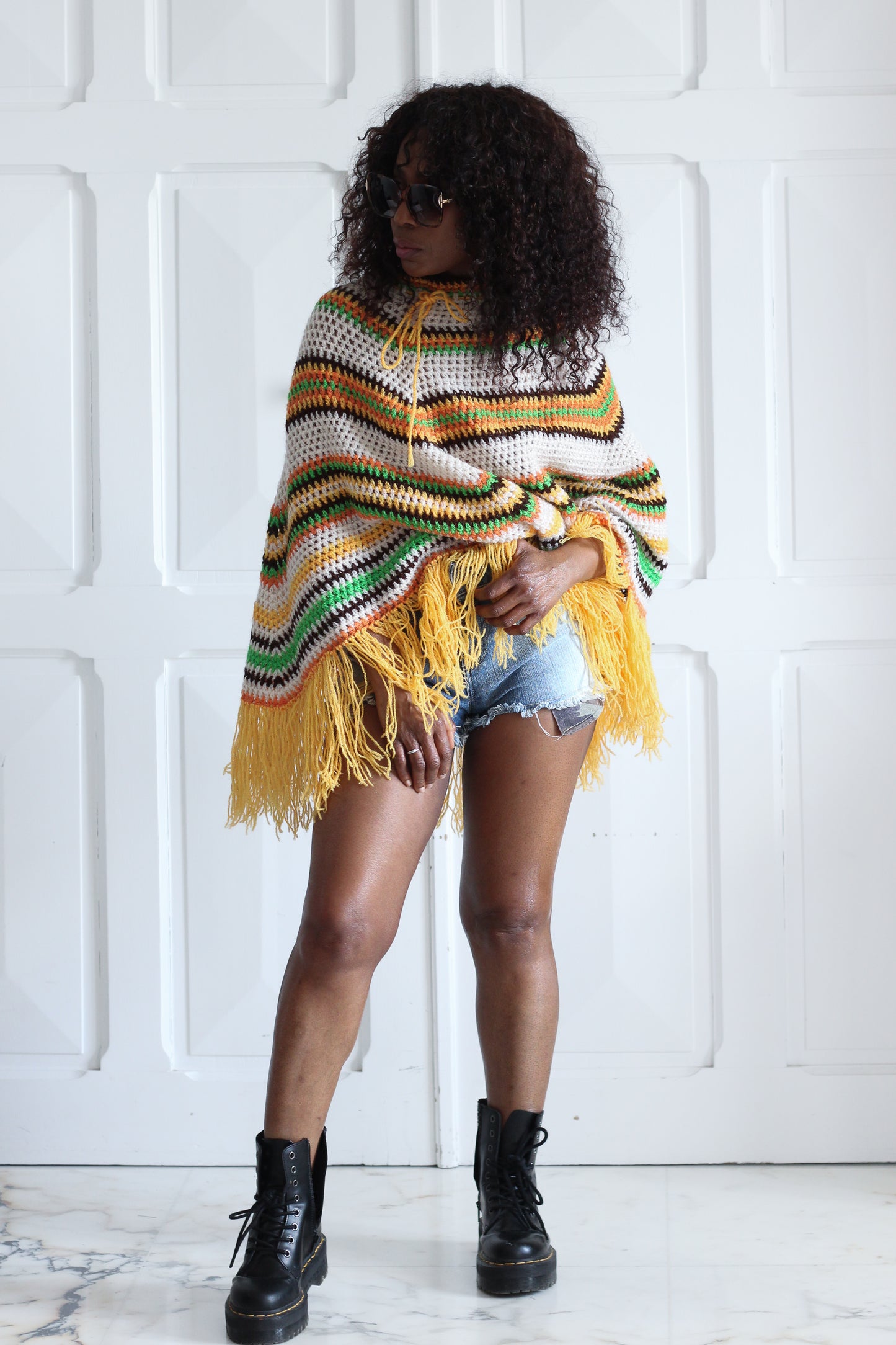 Tricoté main poncho en maille multicolore
