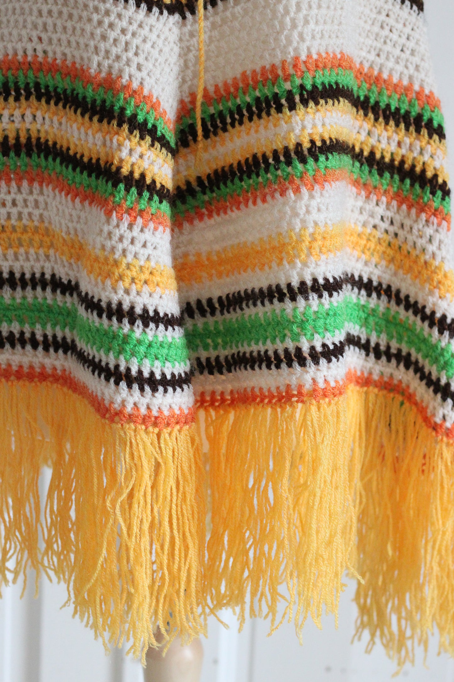 Tricoté main poncho en maille multicolore