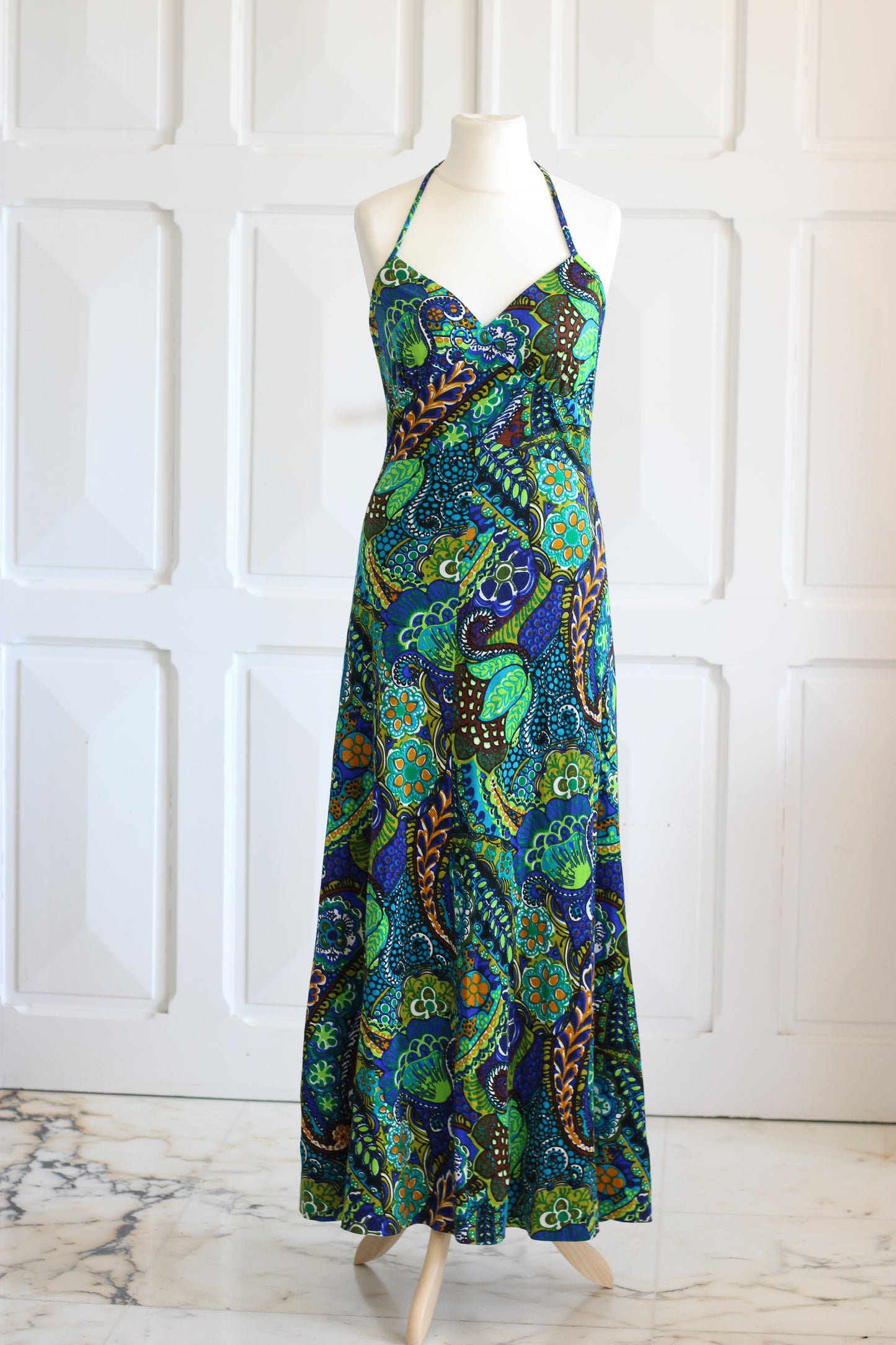 Fait main robe dos nu à motifs flotaux