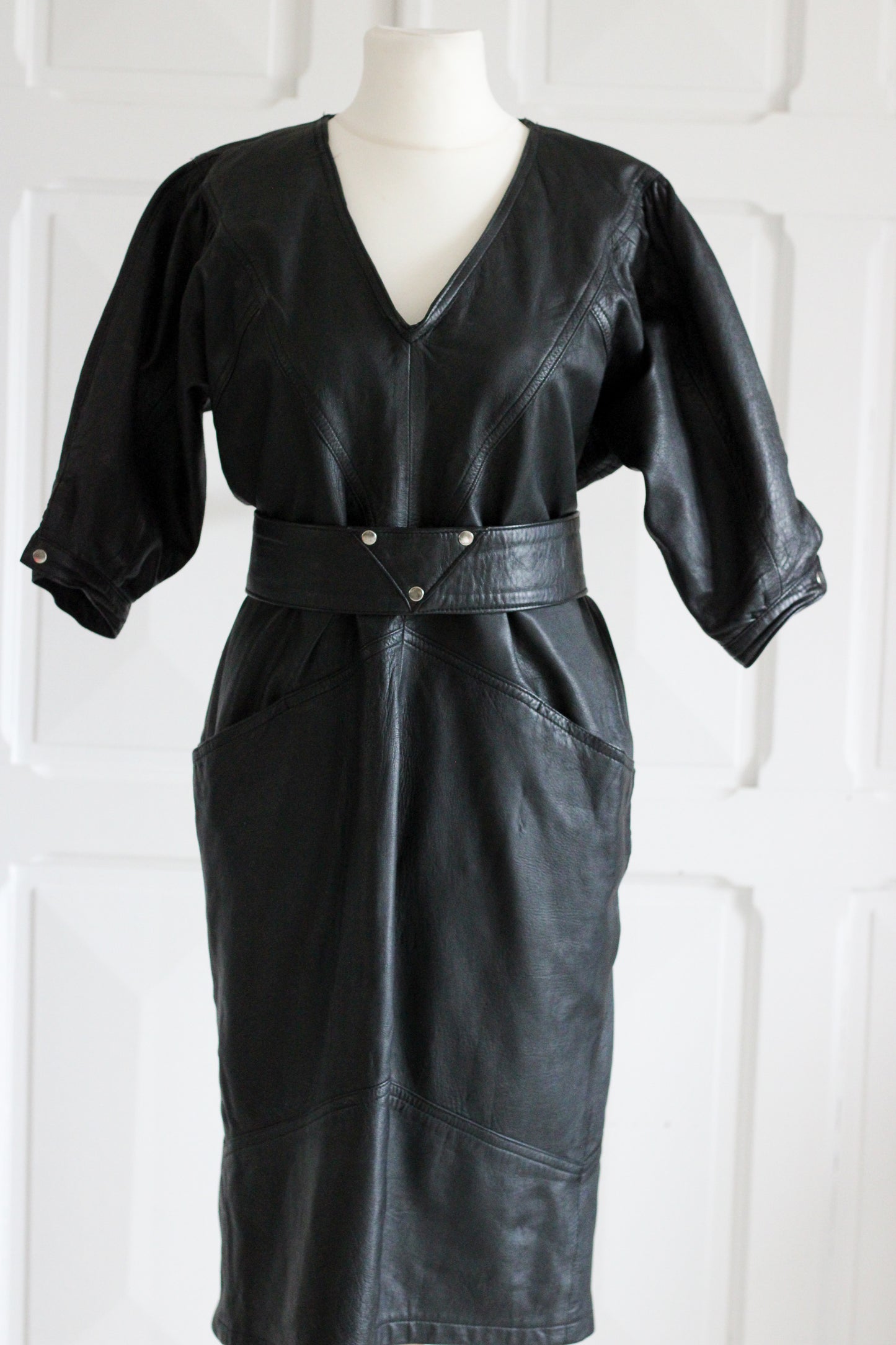 Robe en cuir vintage longueur midi