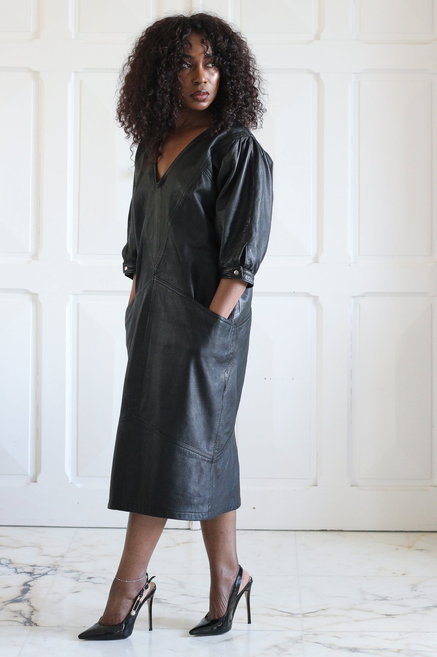Robe en cuir vintage longueur midi
