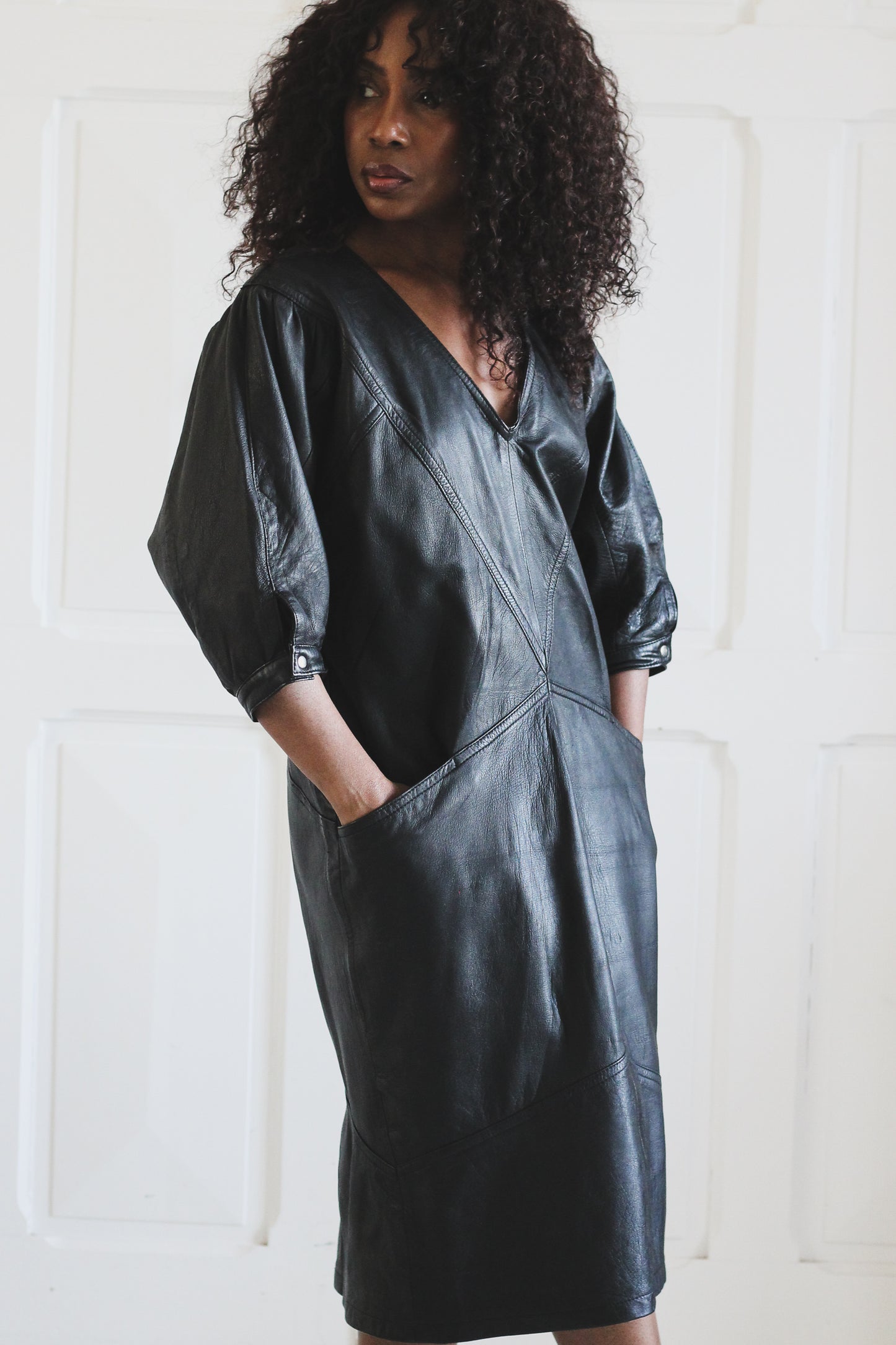 Robe en cuir vintage longueur midi