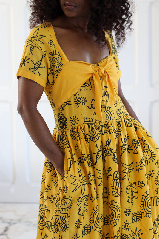 Robe jaune à motifs graphique