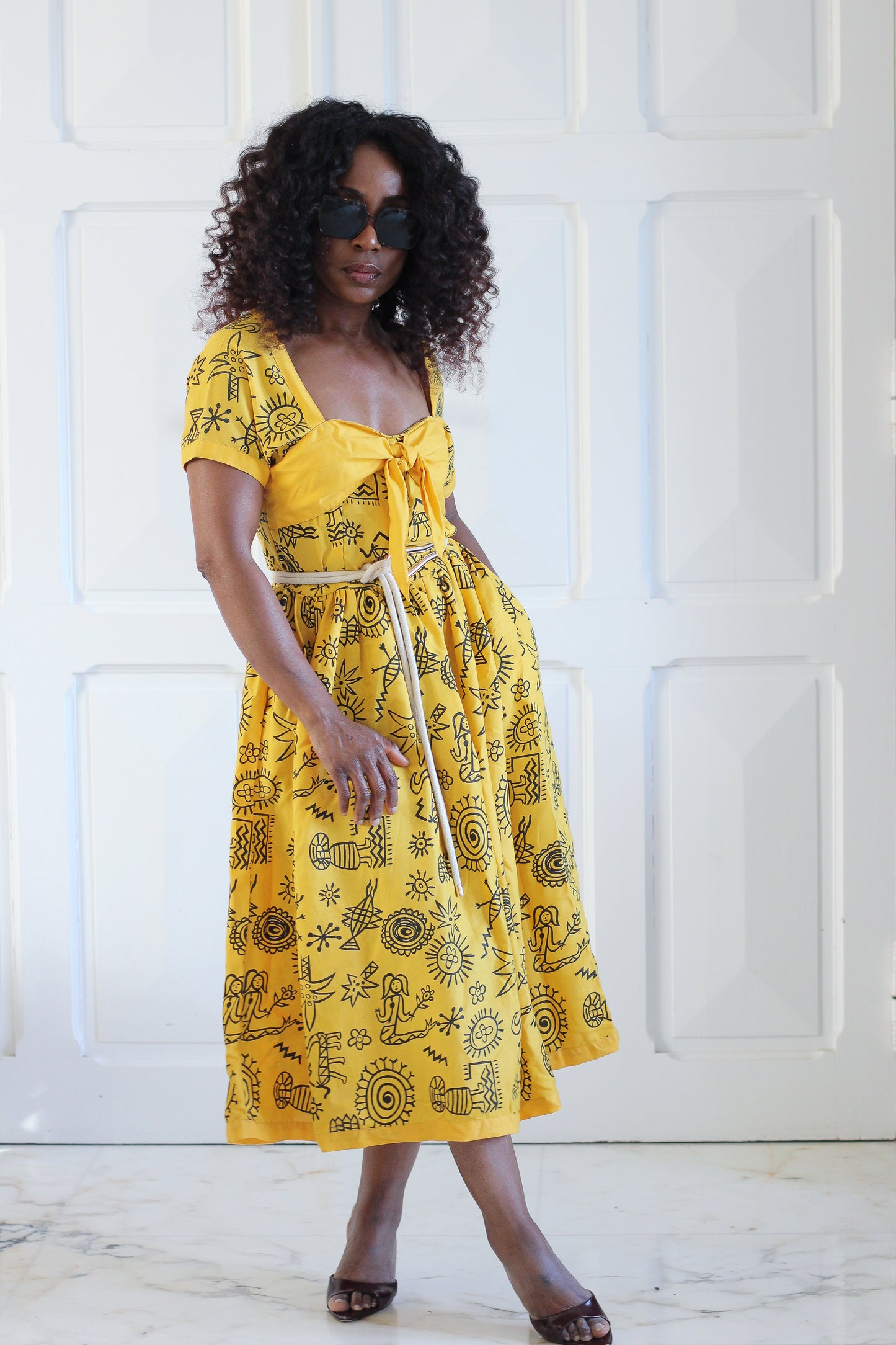Robe jaune à motifs graphique