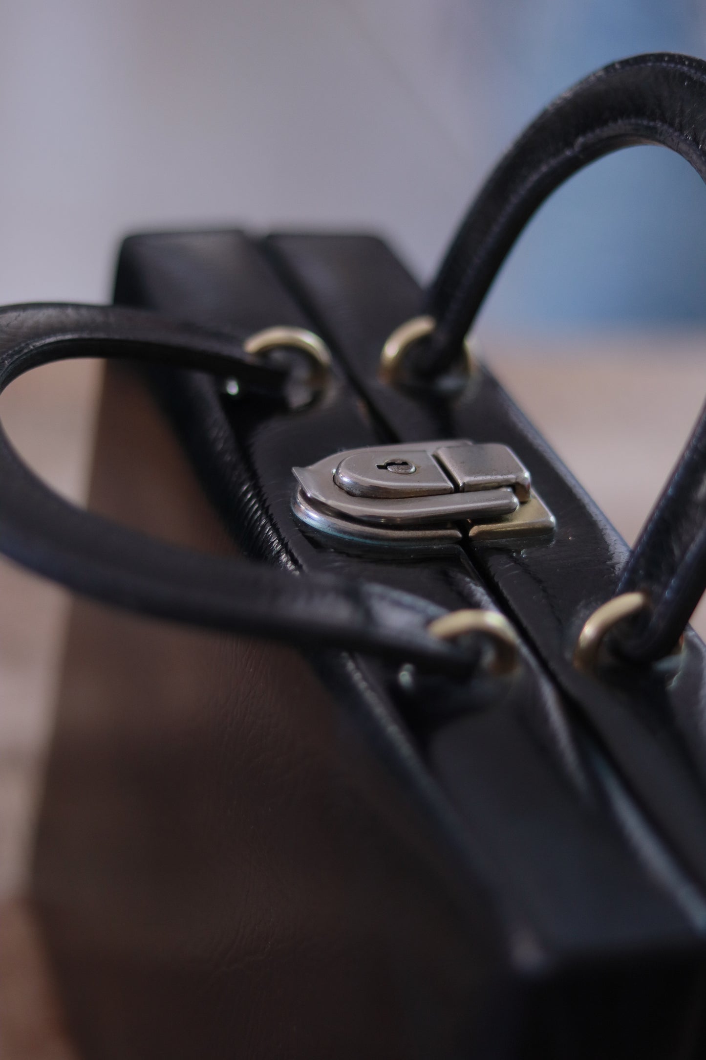 Sac à main cuir rigide