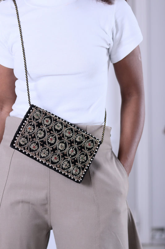 Mini sac brodé de soirée