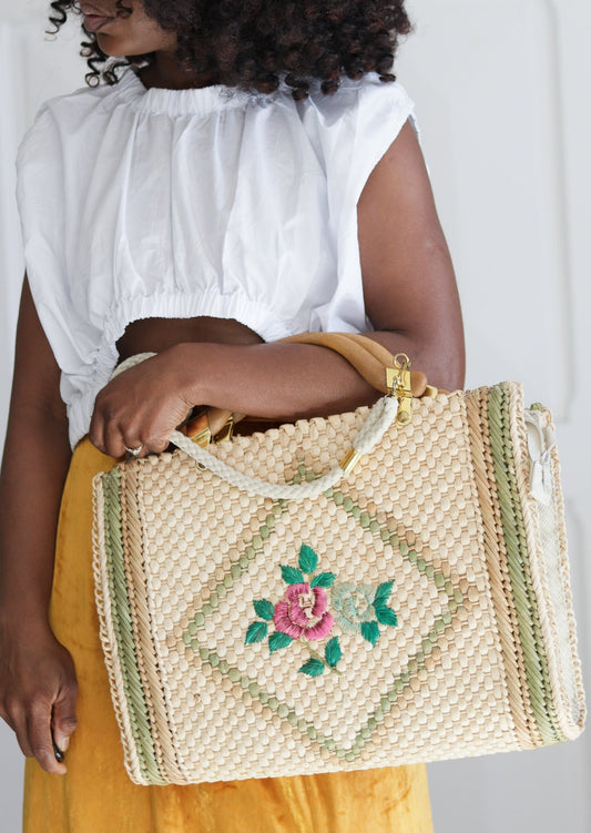 Sac  en paille tressée brodé