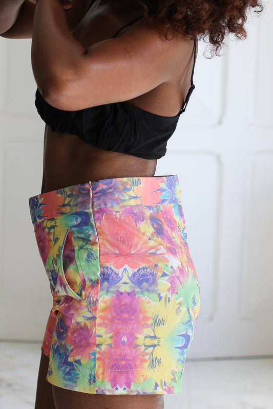 Wealth Bangkok  short fleuri