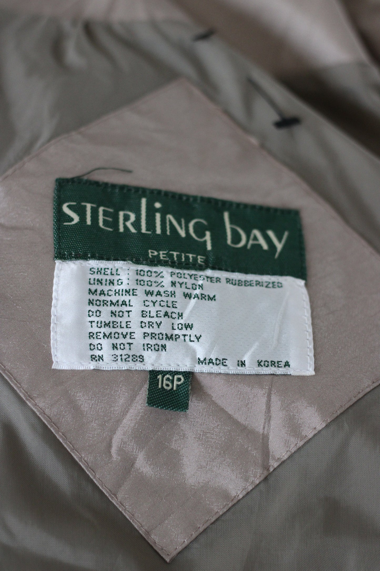 Sterling Bay trench cintré