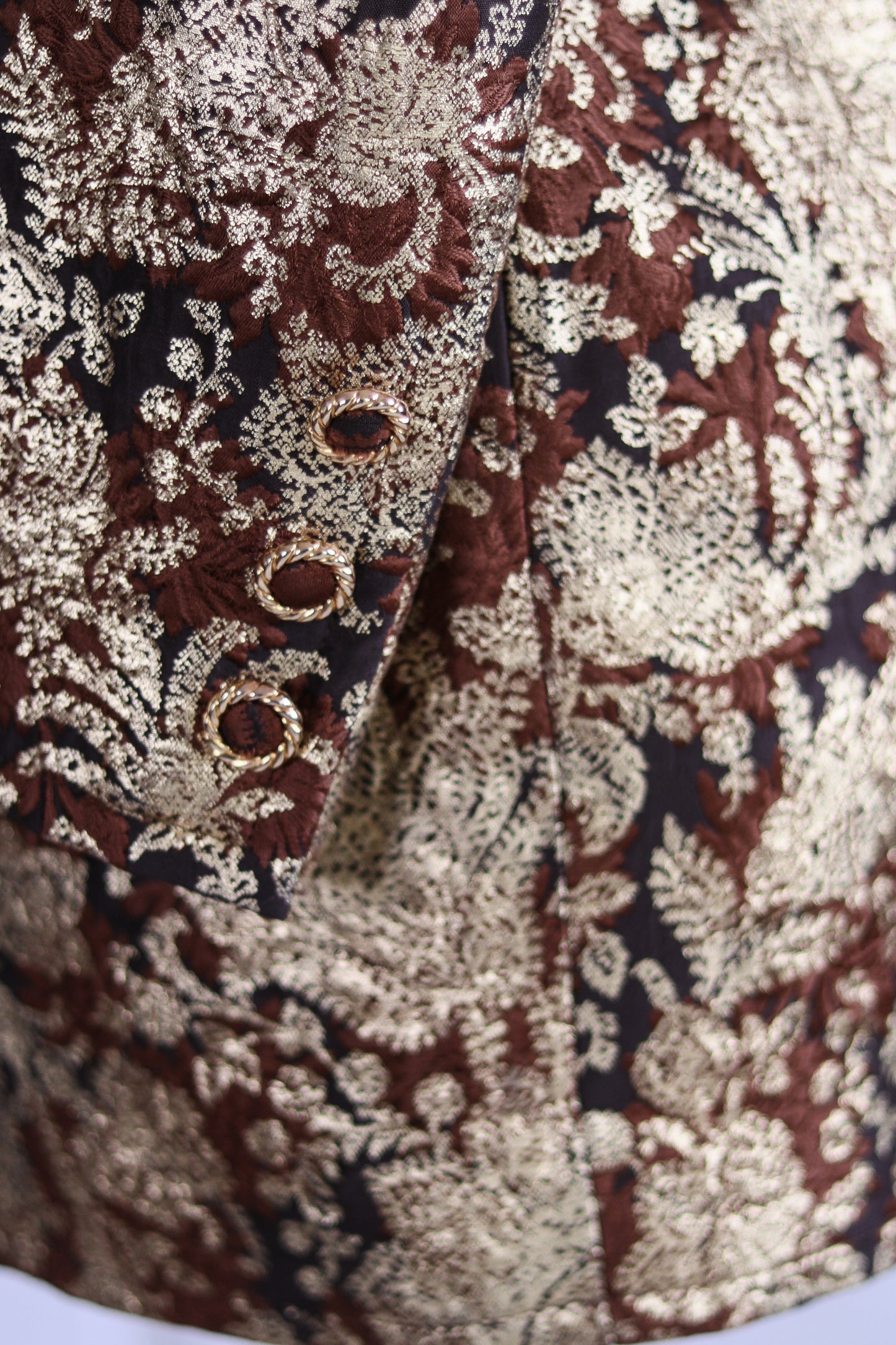 Hannezo Paris Veste brocart doré