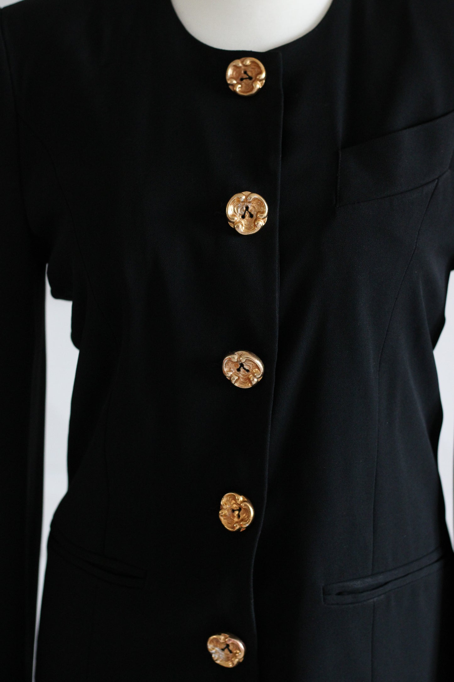 Sarah B veste vintage à boutons bijoux