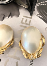 Charger l&#39;image dans la galerie, Boucles d&#39;oreilles ovales années 50