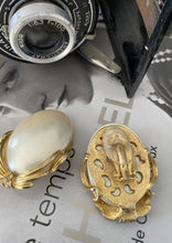 Charger l&#39;image dans la galerie, Boucles d&#39;oreilles ovales années 50