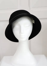 Charger l&#39;image dans la galerie, Chapeau cloche made in Italy